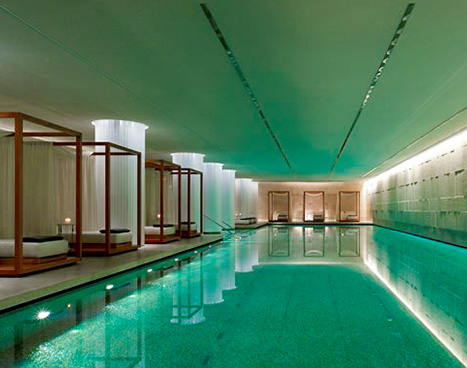 famous-hotel-pools-2