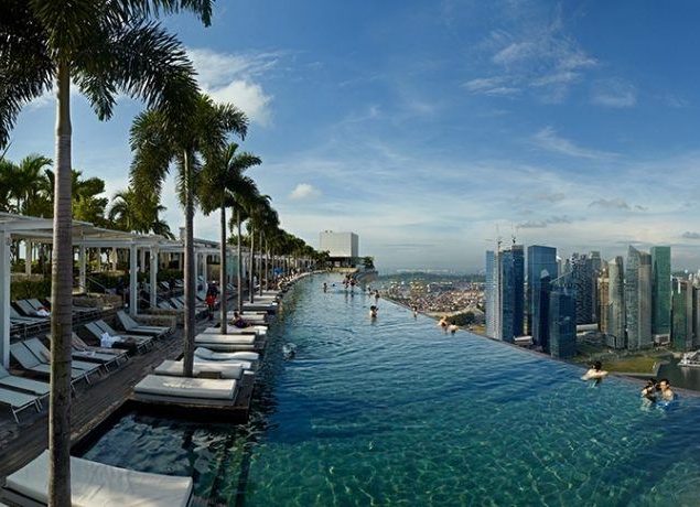 marina bay sands infinity pool with a view