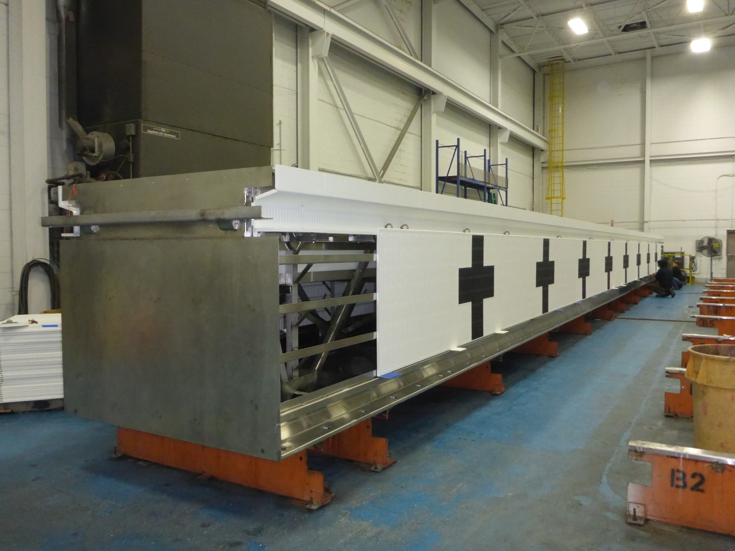 pool bulkhead with GPM grating